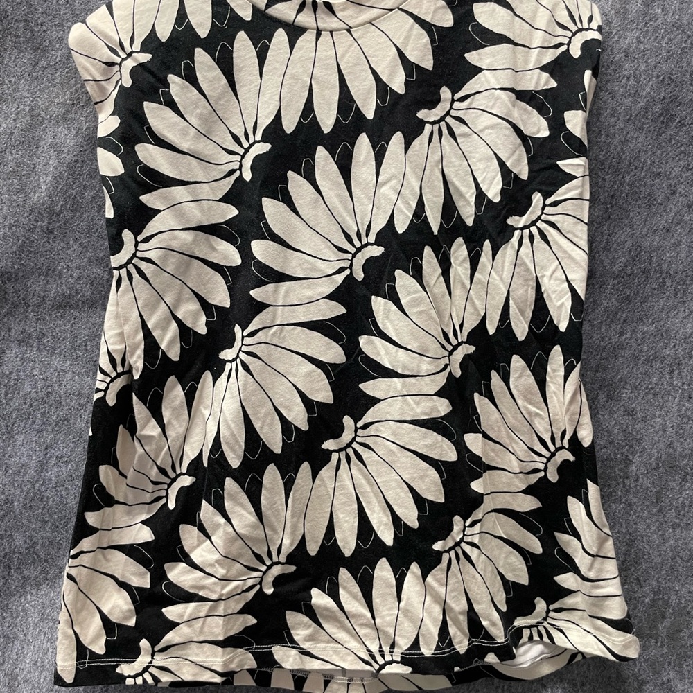 Farm Rio Women’s Black White Daisy Floral Sleeveless Top Blouse Size M Cotton - Picture 2 of 7